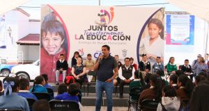 Encabeza Amarildo Bárcenas tercera entrega de becas del programa “Juntos transformamos la educación”