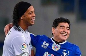 Ronaldinho a Dorados… Maradona invitó al brasileño a entrenar con ellos