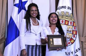 Entrega Panamá llave de la ciudad a Yalitza Aparicio