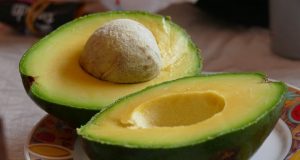 Aguacate, un ‘lujo’ en nuestro plato