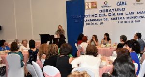 Celebra a las mamás del voluntariado del DIF con desayuno