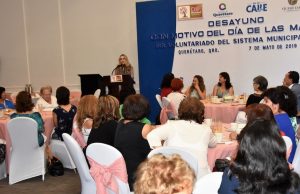 Celebra a las mamás del voluntariado del DIF con desayuno
