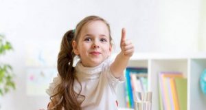 Guía a tus hijos por una sana alimentación con este consejo