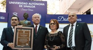 Reconoce la UAS a universitarios por su trayectoria
