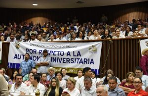 Piden respeto a la autonomía de la UAS; Rector entrega iniciativa de ley al Congreso