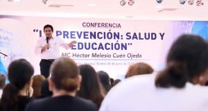 Asisten a conferencia “La Prevención, Salud y Educación”, impartida por Melesio Cuén