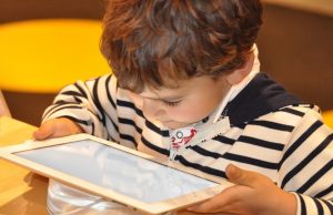 ¿Cuál es la mejor edad para dotar de tecnología a un niño?