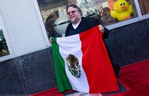Las huellas de Guillermo del Toro ya están en el Paseo de la Fama de Hollywood