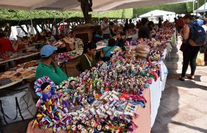 Artesanías, fotos, ropa y gastronomía queretana en la III Expo Artesanal y Cultural