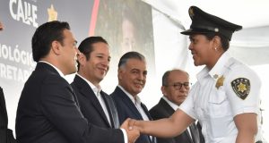 Domínguez y Nava entregan vehículos y equipo valuados en 40 MDP a la Policía Municipal