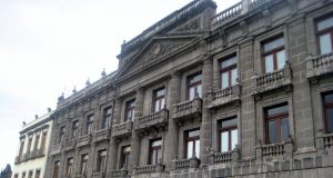 Río, Nairobi… ¡¿Profesor?! Roban la tienda de la Casa de Moneda