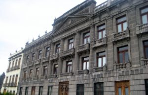 Río, Nairobi… ¡¿Profesor?! Roban la tienda de la Casa de Moneda