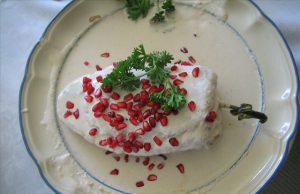 ¿Hamburguesa de chile en nogada?