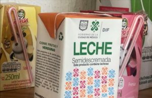 Denuncia Lilly Téllez compra de leche con cucarachas en DIF para CDMX y Veracruz