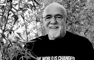 Paulo Coelho pide perdón por ataques de Bolsonaro a esposa de Macron