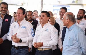 Domínguez Servién y Sosa Pichardo supervisan obras en la carretera estatal 413