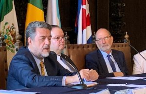 Asiste el Rector a seminario en el que se analiza el tema de la autonomía