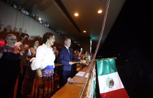 25 mil personas corean con Quirino a los Héroes de la Independencia de México