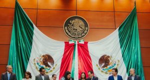 Hacienda entrega Paquete Económico para 2020 a diputados