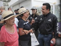 Recorre Luis Nava mercado Hidalgo para informar sobre su primer año de trabajo