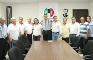 Taxistas presentan esquema de mejora del servicio y de prevención del delito