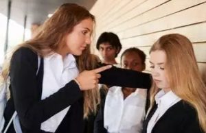 Nueva ley en Wisconsin EE.UU., obliga a padres a pagar multas por el acoso hecho por sus hijos