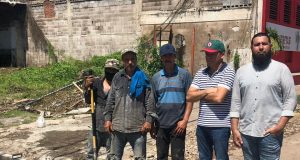 Ciudadano repara alcantarilla donde cayó Alejandra, y ahora podrían sancionarlo