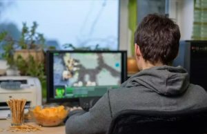 Más de siete horas al día gastan adictos a los videojuegos