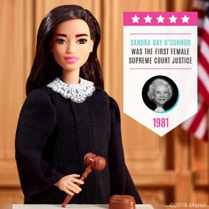 Muñeca hotsell barbie abogada