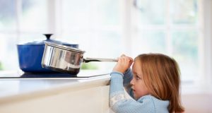 Cómo prevenir accidentes cuando los niños están en casa