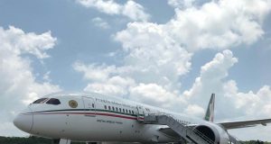 Anuncia AMLO que podría rifar el avión presidencial