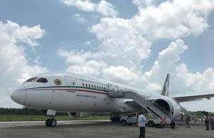 Anuncia AMLO que podría rifar el avión presidencial