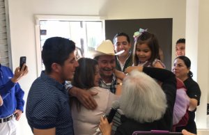 Llega a California, el primer grupo de beneficiados de “Uniendo corazones al son de la banda” del PRI