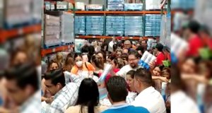 Vuelan de los anaqueles: cubrebocas, antibacterial y sanitizantes de ambiente