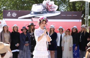 Se ponen el sombrero y conviven con causa en el ‘Desayuno del Sombrero’