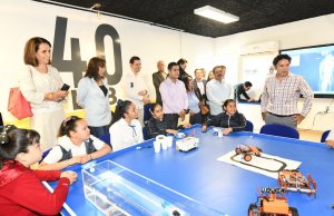 Entregan las primeras 10 aulas STEM, con equipo de alta tecnología
