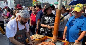 Tacos gobernador e inflable de los “Monos Bichis” toman el “Corazón de México”