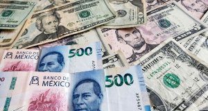 Peso se hunde a nuevo mínimo histórico de 24 pesos por dólar
