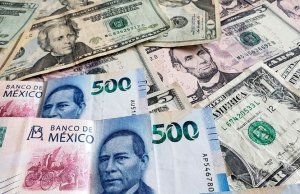 Peso se hunde a nuevo mínimo histórico de 24 pesos por dólar