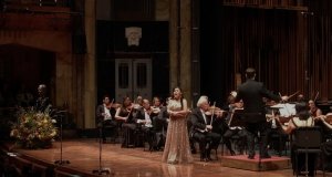 La soprano mexicana Denis Vélez gana en finales audiciones de la MetOpera