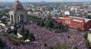 Atrás del escenario feminista