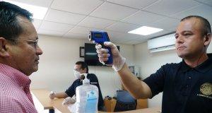 Miden temperatura a diputados y empleados en el Congreso sinaloense