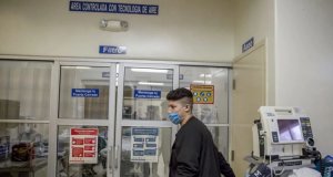 Dan de alta a tres pacientes más de COVID-19 en Querétaro