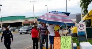 Retira Policía a vendedores ambulantes por la salida sur de Culiacán