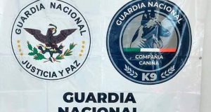 Encuentran marihuana y crystal en botellas de salsa en el aeropuerto de Culiacán.