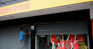 Cierran 84 comercios no esenciales en el Centro, que habían abierto a la venta