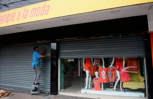 Cierran 84 comercios no esenciales en el Centro, que habían abierto a la venta