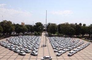 Entrega Quirino 200 taxis a transportistas