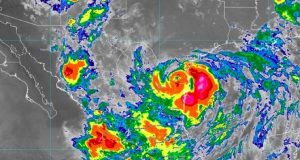 Hanna de degrada a tormenta, afectando a estos estados