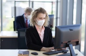3 consejos para mantenerte saludable al volver a la oficina durante la pandemia